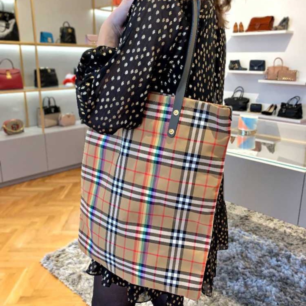 Authentic Burberry Nova Check Rainbow Tote Bag - Picture 3 of 14